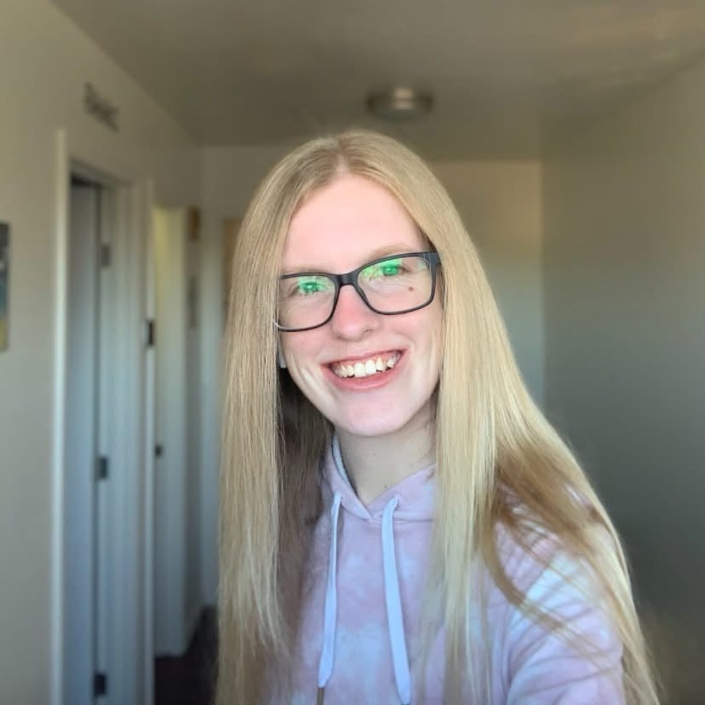 Meet your Posher, Elaina